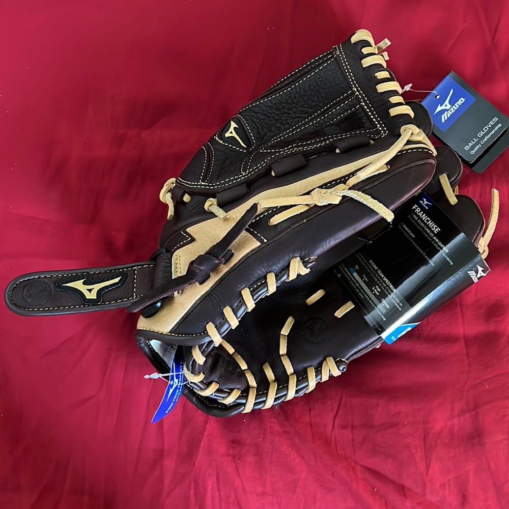 Mizuno, brown/ tan